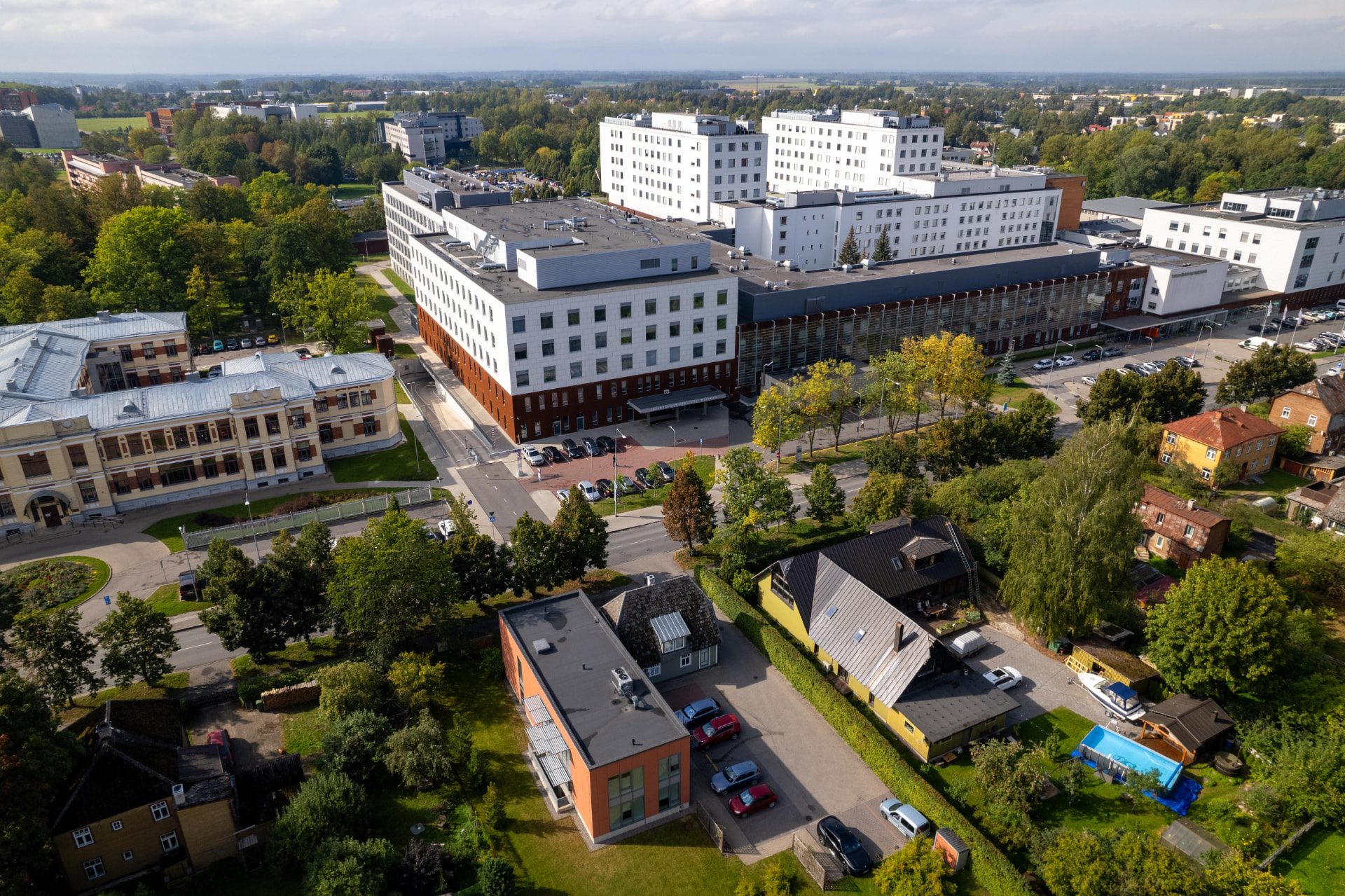 Aerial view showing the Tartu orthosis centre beside the hospital campus