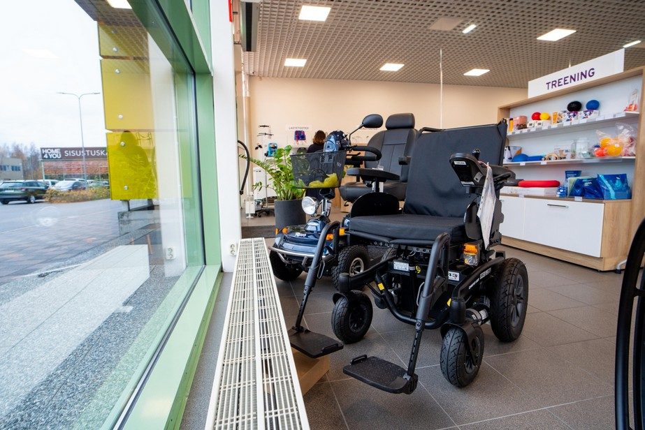 Showroom with mobility aids and exercise equipment