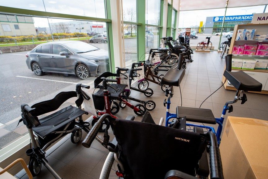Showroom with mobility aids